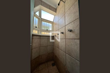 Casa para alugar com 275m², 5 quartos e 4 vagasBanheiro Social