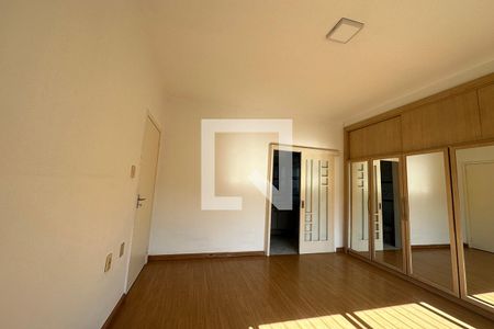 Casa para alugar com 275m², 5 quartos e 4 vagasQuarto 3 - Suíte