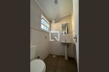 Casa para alugar com 275m², 5 quartos e 4 vagasBanheiro Externo