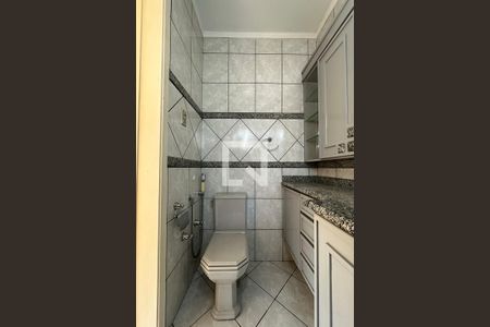 Casa para alugar com 275m², 5 quartos e 4 vagasBanheiro da Suíte