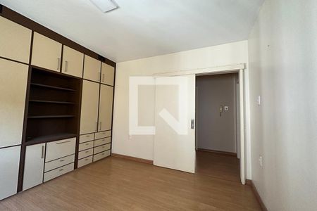 Quarto 1  de casa para alugar com 5 quartos, 275m² em São José, São Leopoldo