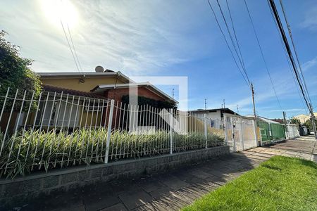Casa para alugar com 275m², 5 quartos e 4 vagasFachada