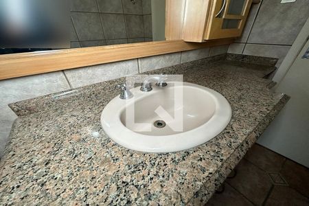 Casa para alugar com 275m², 5 quartos e 4 vagasBanheiro Social