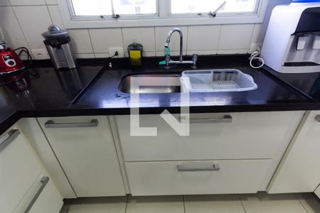 Apartamento à venda com 250m², 4 quartos e 5 vagas Apartamento à venda com 250m², 4 quartos e 5 vagasCozinha