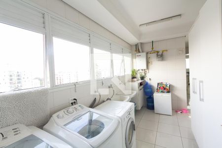 Apartamento à venda com 250m², 4 quartos e 5 vagas Apartamento à venda com 250m², 4 quartos e 5 vagasÁrea de Serviço