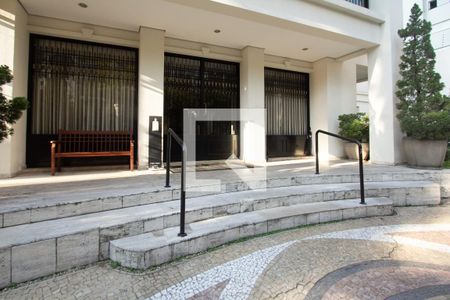 Apartamento à venda com 250m², 4 quartos e 5 vagas Apartamento à venda com 250m², 4 quartos e 5 vagasFachada