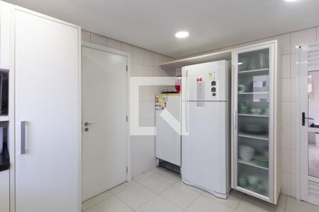 Apartamento à venda com 250m², 4 quartos e 5 vagas Apartamento à venda com 250m², 4 quartos e 5 vagasCozinha