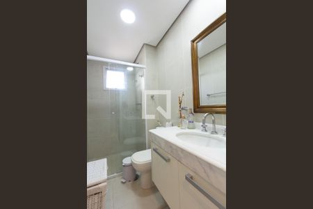 Apartamento à venda com 250m², 4 quartos e 5 vagas Apartamento à venda com 250m², 4 quartos e 5 vagasBanheiro da Suíte 2