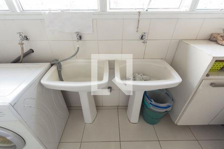 Apartamento à venda com 250m², 4 quartos e 5 vagas Apartamento à venda com 250m², 4 quartos e 5 vagasÁrea de Serviço