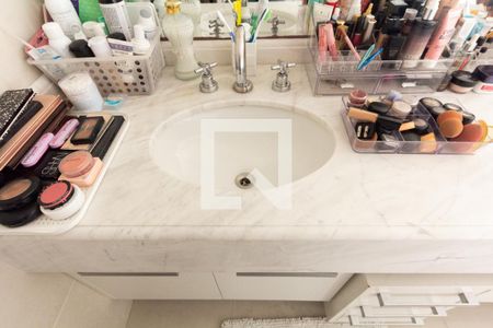 Apartamento à venda com 250m², 4 quartos e 5 vagas Apartamento à venda com 250m², 4 quartos e 5 vagasBanheiro da Suíte 3