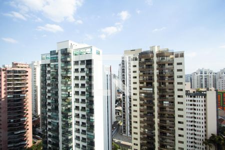 Apartamento à venda com 250m², 4 quartos e 5 vagas Apartamento à venda com 250m², 4 quartos e 5 vagasVista