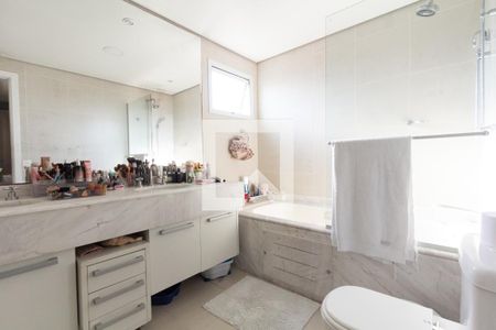 Apartamento à venda com 250m², 4 quartos e 5 vagas Apartamento à venda com 250m², 4 quartos e 5 vagasBanheiro da Suíte 3