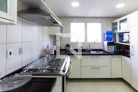Apartamento à venda com 250m², 4 quartos e 5 vagas Apartamento à venda com 250m², 4 quartos e 5 vagasCozinha