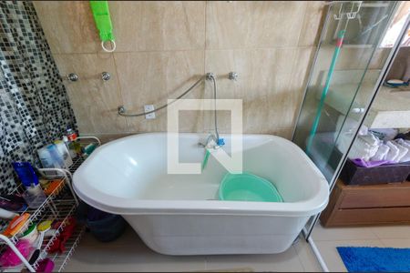 Casa à venda com 300m², 3 quartos e 3 vagasDetalhe Banheiro da Suíte 2