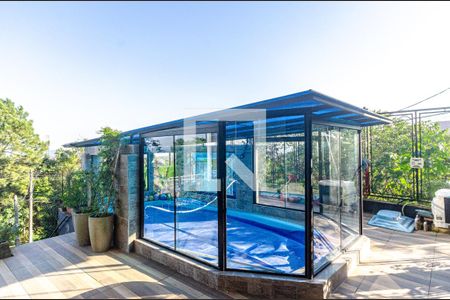 Casa à venda com 300m², 3 quartos e 3 vagasPiscina Coberta Térmica