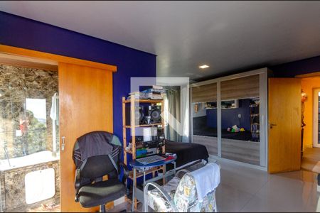 Suíte 1 de casa à venda com 3 quartos, 300m² em Teresópolis, Porto Alegre