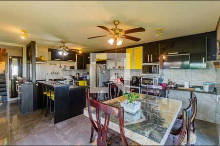 Casa à venda com 300m², 3 quartos e 3 vagasCozinha / Copa