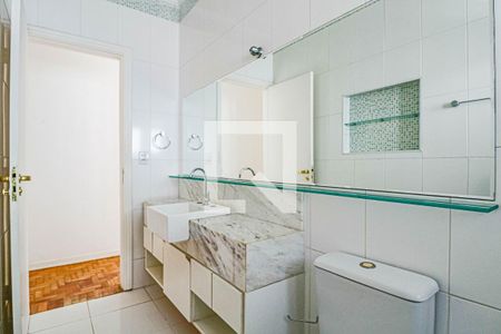 Casa à venda com 200m², 3 quartos e 2 vagas Casa à venda com 200m², 3 quartos e 2 vagasBanheiro social
