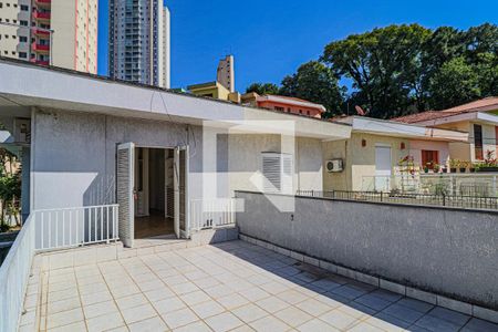 Casa à venda com 200m², 3 quartos e 2 vagas Casa à venda com 200m², 3 quartos e 2 vagasSuite - Varanda