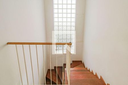 Escada de casa à venda com 3 quartos, 200m² em Jaguaré, São Paulo