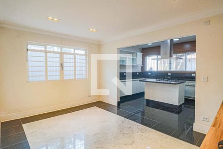 Casa à venda com 200m², 3 quartos e 2 vagas Casa à venda com 200m², 3 quartos e 2 vagasSala de jantar