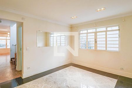 Casa à venda com 200m², 3 quartos e 2 vagas Casa à venda com 200m², 3 quartos e 2 vagasSala de jantar