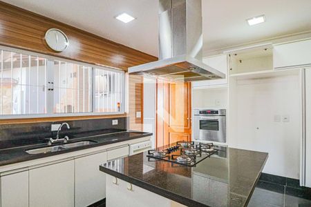 Casa à venda com 200m², 3 quartos e 2 vagas Casa à venda com 200m², 3 quartos e 2 vagasCozinha