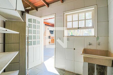 Casa à venda com 200m², 3 quartos e 2 vagas Casa à venda com 200m², 3 quartos e 2 vagasLavanderia