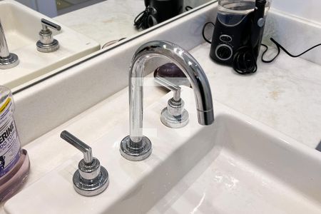 Apartamento à venda com 98m², 2 quartos e 2 vagasBanheiro da Suíte