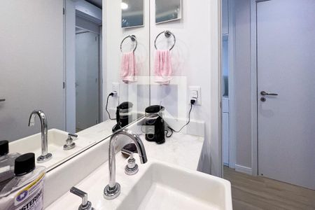 Apartamento à venda com 98m², 2 quartos e 2 vagasBanheiro da Suíte