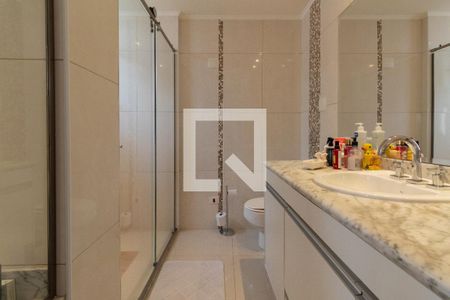 Apartamento à venda com 150m², 3 quartos e 1 vaga Apartamento à venda com 150m², 3 quartos e 1 vagaSuíte - banheiro