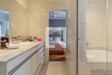 Apartamento à venda com 150m², 3 quartos e 1 vaga Apartamento à venda com 150m², 3 quartos e 1 vagaSuíte - banheiro