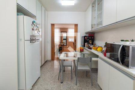 Apartamento à venda com 150m², 3 quartos e 1 vaga Apartamento à venda com 150m², 3 quartos e 1 vagaCozinha