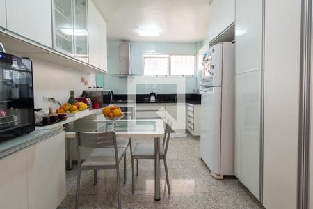 Apartamento à venda com 150m², 3 quartos e 1 vaga Apartamento à venda com 150m², 3 quartos e 1 vagaCozinha