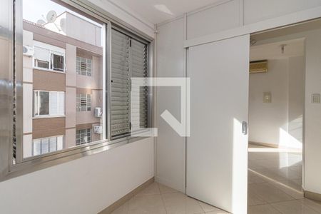 Quarto 2 de apartamento para alugar com 2 quartos, 60m² em Jardim Itu Sabará, Porto Alegre