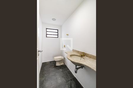 Lavabo de casa para alugar com 4 quartos, 237m² em Aclimação, São Paulo