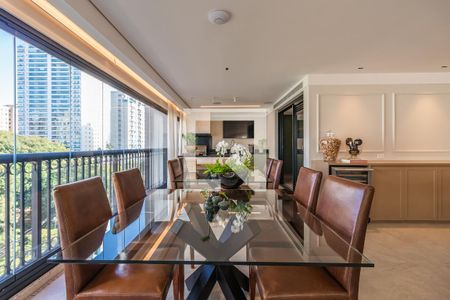 Apartamento à venda com 360m², 3 quartos e 5 vagasSala