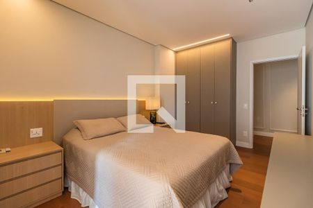 Apartamento à venda com 360m², 3 quartos e 5 vagasSuíte 2