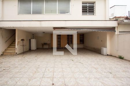 Casa à venda com 260m², 3 quartos e 5 vagas Casa à venda com 260m², 3 quartos e 5 vagasQuintal