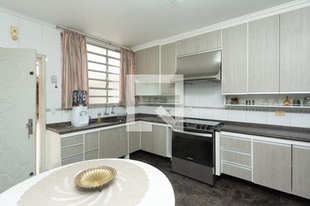 Casa à venda com 260m², 3 quartos e 5 vagas Casa à venda com 260m², 3 quartos e 5 vagasCozinha