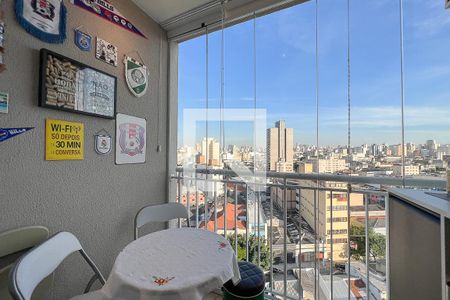 Apartamento à venda com 65m², 2 quartos e 1 vagaVaranda