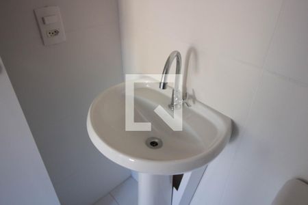 Banheiro de apartamento para alugar com 2 quartos, 34m² em Vila Nova Curuçá, São Paulo