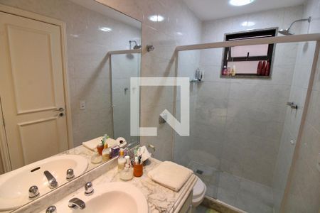 Apartamento à venda com 170m², 3 quartos e 2 vagasBanheiro da Suíte 2