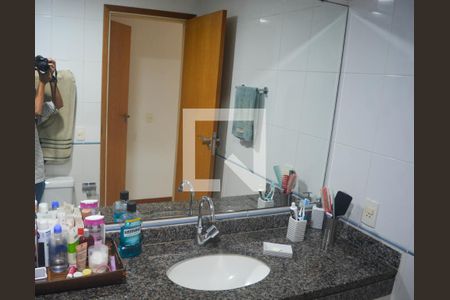 Banheiro da Suíte de apartamento à venda com 3 quartos, 104m² em Santa Rosa, Niterói