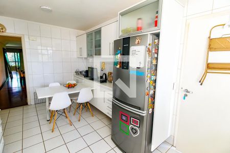 Apartamento à venda com 188m², 3 quartos e 3 vagasCozinha - Armários