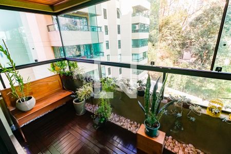 Varanda da Sala de apartamento à venda com 3 quartos, 188m² em Vila Sonia, São Paulo