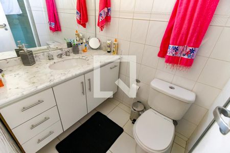 Apartamento à venda com 188m², 3 quartos e 3 vagasBanheiro da Suíte 2