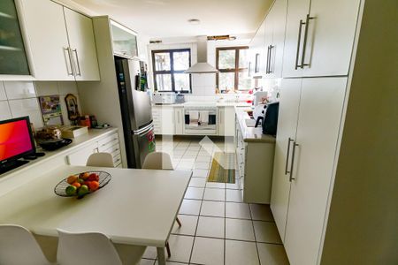 Apartamento à venda com 188m², 3 quartos e 3 vagasCozinha - Armários