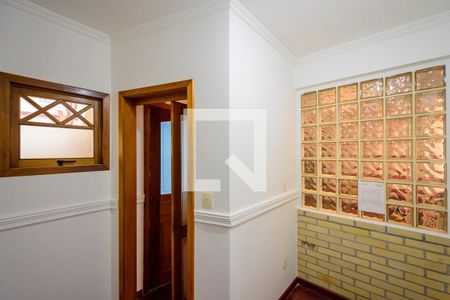 Casa à venda com 100m², 4 quartos e 5 vagas Casa à venda com 100m², 4 quartos e 5 vagasEscritório