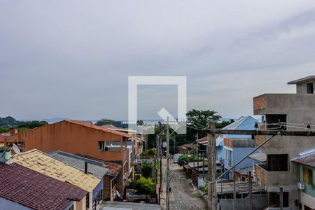 Casa à venda com 100m², 4 quartos e 5 vagas Casa à venda com 100m², 4 quartos e 5 vagasVaranda